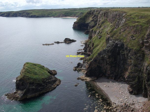Photo 6"x4" Eilean Glas, the cliffs and skerries Tolstadh bho Thuath c2010