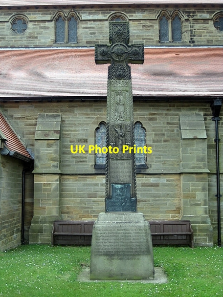 Photo 6"x4" War memorial,  south of  St Stephens, Thorpe Road Fylingthorpe c2010