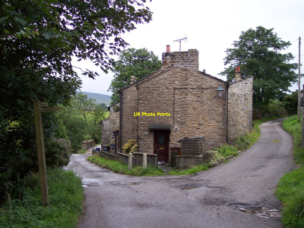 Photo 6"x4" High road or Low Road, the sign says both lead to Bowlsworth Hill Trawden c2010