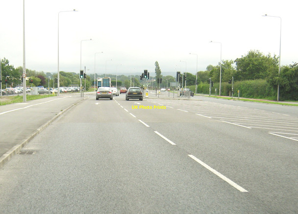 Photo 6"x4" Traffic lights at the entrance to Runshaw College Chorley\/SD5817 c2010