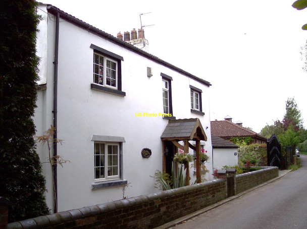 Photo 6"x4" Micklehead farmhouse Lea Green\/SJ5092 c2010