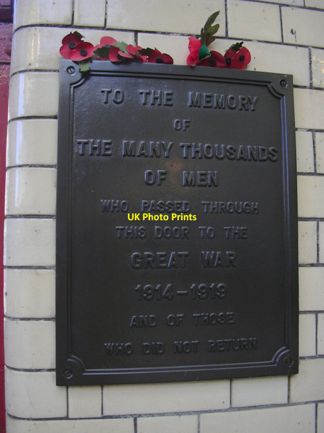 Photo 6"x4" War Memorial, Manchester Victoria Station Manchester c2010
