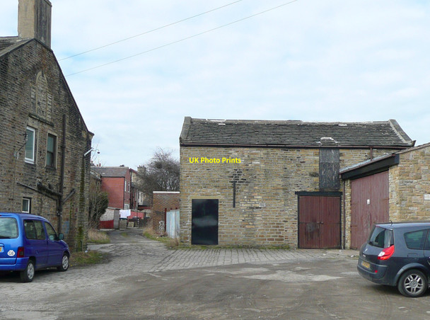 Photo 6"x4" Lane to the back of Bankfield Avenue Cockley Hill c2010
