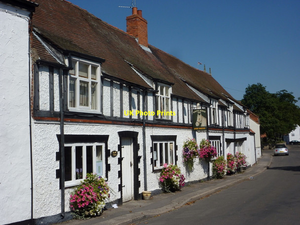Photo 6"x4" White Horse Inn, Misson Misson c2010