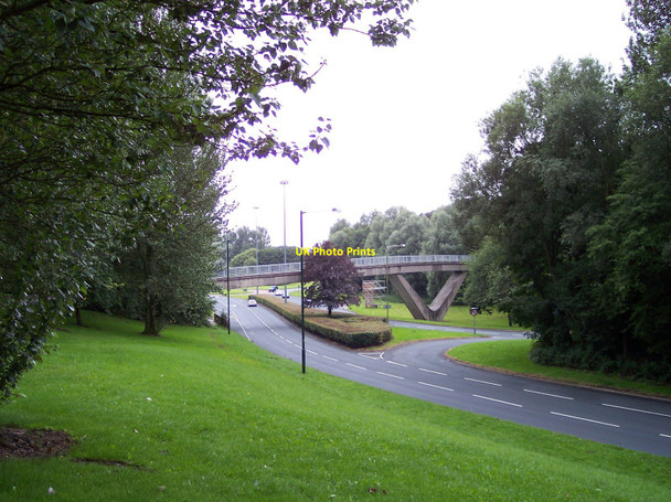 Photo 6"x4" The footbridge over Southway Skelmersdale c2010