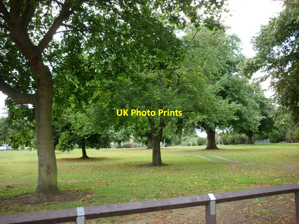 Photo 6"x4" A park on Little Coates Road, Grimsby Little Coates c2010