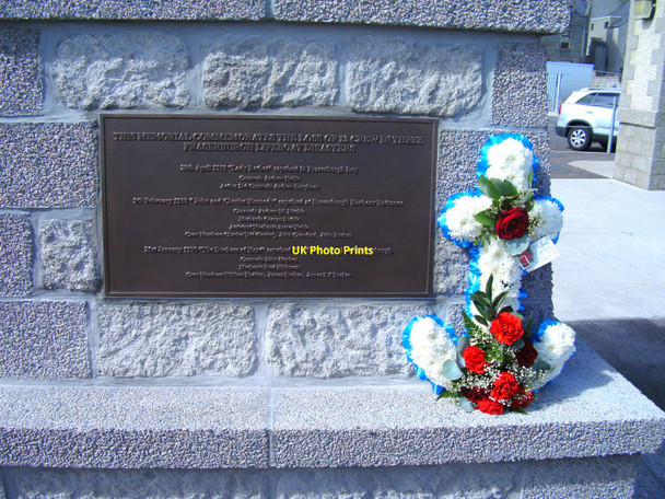 Photo 6"x4" Fraserburgh Lifeboat Memorial Plaque Fraserburgh c2010