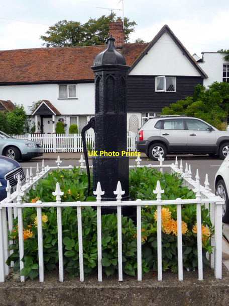Photo 6"x4" Old Village Pump, Hunsdon, Hertfordshire Hunsdon c2010