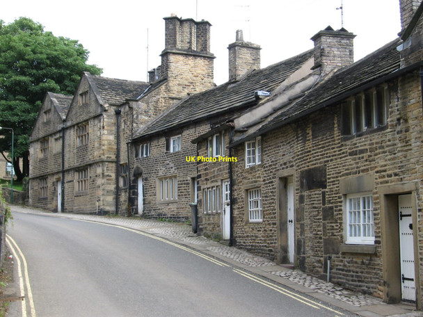 Photo 6"x4" Glossop - houses on Church Street South Glossop c2010