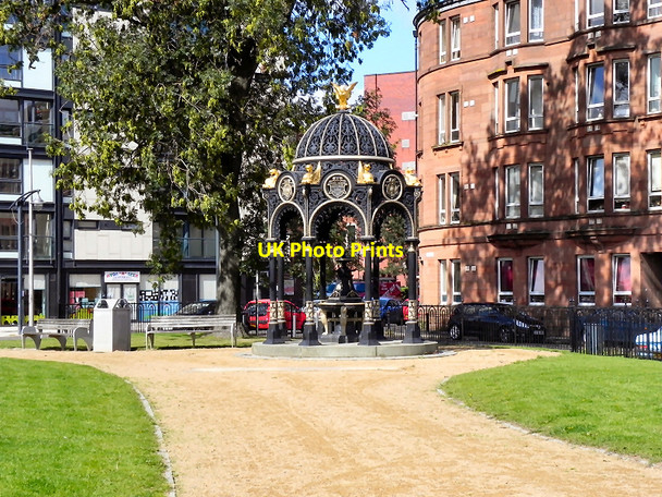 Photo 6"x4" James Martin Memorial Fountain and Canopy, The Green Glasgow c2010