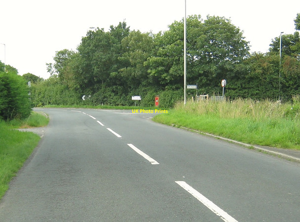Photo 6"x4" Ulnes Walton Lane and the junction of Moss Lane Ulnes Walton\/SD5019 c2010