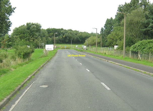 Photo 6"x4" Approaching a roundabout on a prison access road Ulnes Walton\/SD5019 c2010