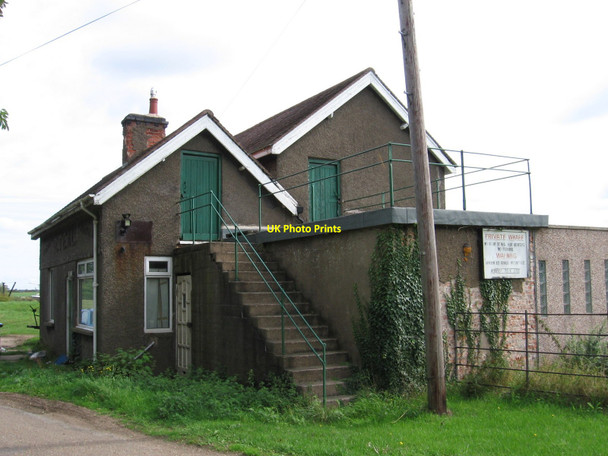 Photo 6"x4" Carlton-on-Trent - wharf offices Carlton-on-Trent c2010