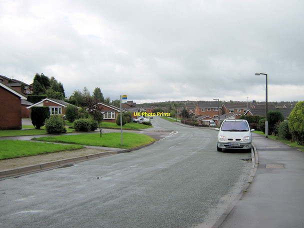 Photo 6"x4" South on Thames Drive Biddulph c2010