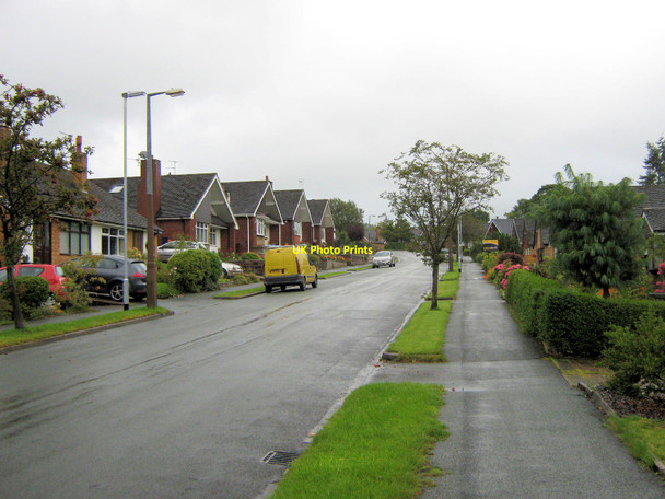 Photo 6"x4" Up Carriage Drive Biddulph c2010