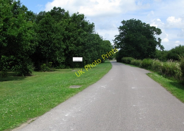 Photo 6"x4" View along private road, continuation of Farmfield Drive Hookwood\/TQ2642 c2009