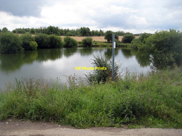 Photo 6"x4" Fishing lake (2) Normanton\/SE3822 c2010