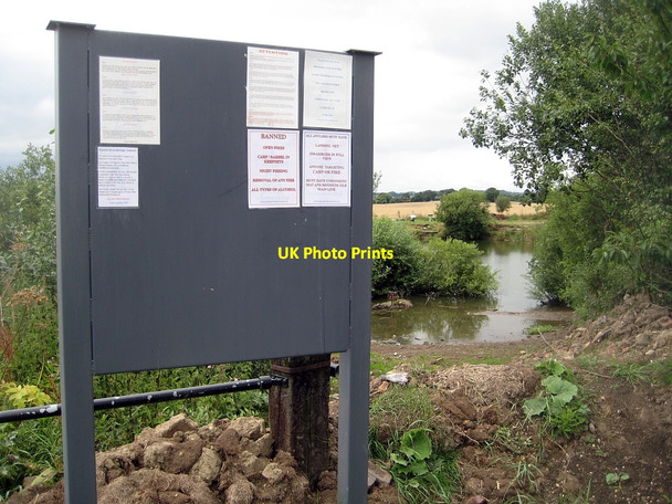 Photo 6"x4" Fishing lake (5) Normanton\/SE3822 c2010