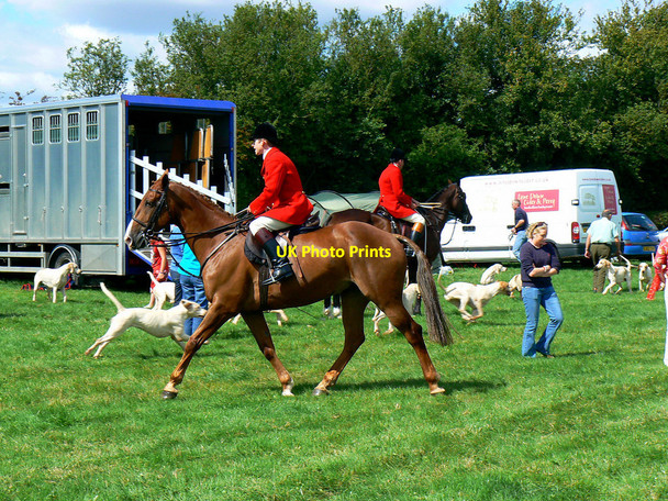 Photo 6"x4" Vale of White Horse Hunt, Cricklade Show 2010 Cricklade c2010