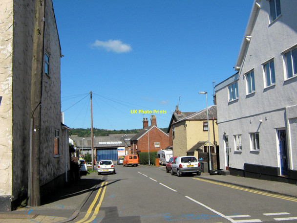 Photo 6"x4" Looking down Cromwell Street Biddulph c2010