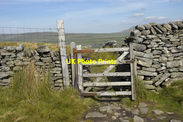 Photo 6"x4" Fellside wall and gate on Old Cote Moor Arncliffe c2010