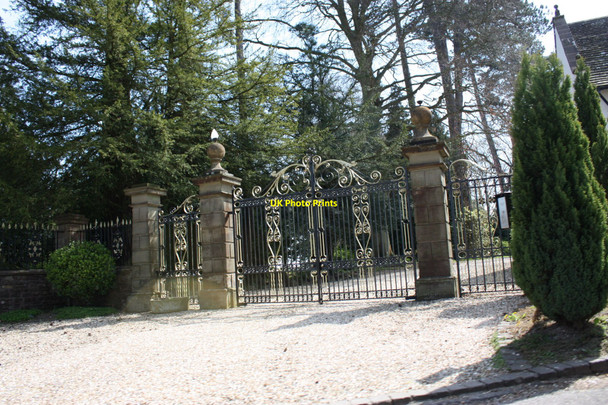 Photo 6"x4" Gates to Shirenewton Hall Shirenewton c2010