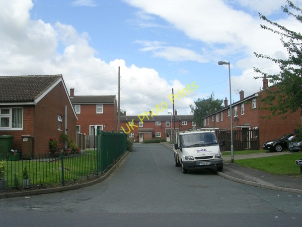 Photo 6"x4" Temple Gardens - Foxholes Lane Normanton\/SE3822 c2009