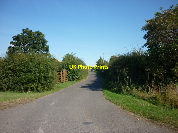 Photo 6"x4" A minor road off Chapel Field Road, Goxhill South End\/TA1120 c2010