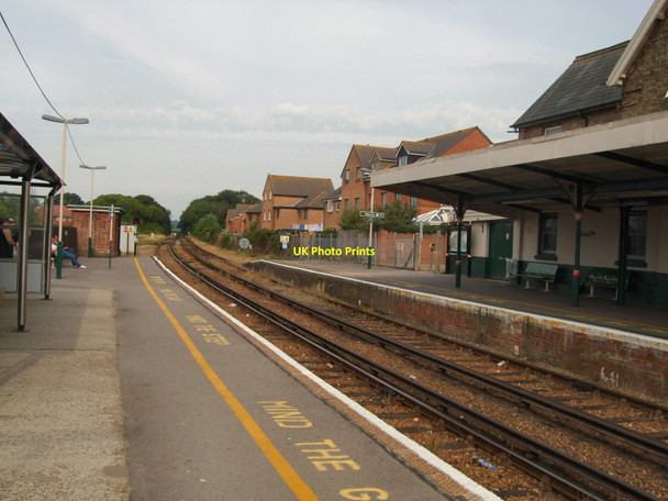 Photo 6"x4" Sandown station Platforms Sandown c2010