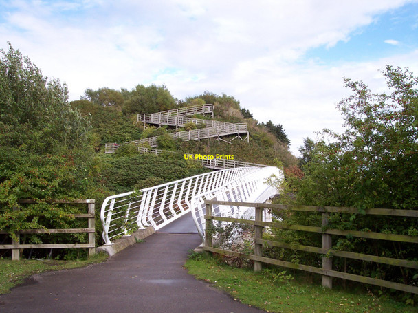 Photo 6"x4" The zig zag steps down to the bridge over Ditton Brook Widnes c2010