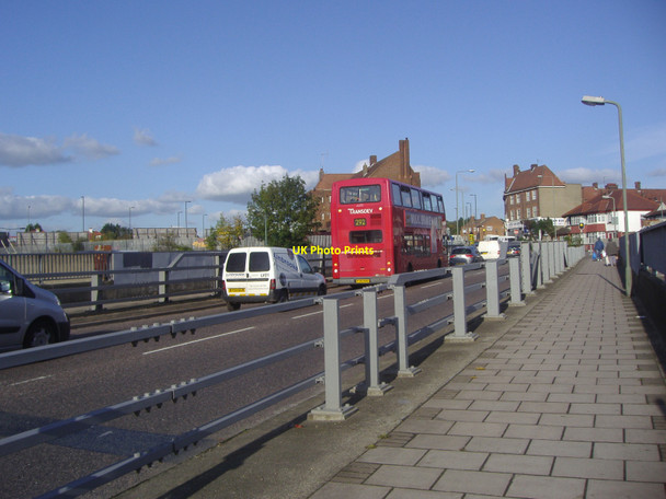 Photo 6"x4" Selvage Lane, Mill Hill Edgware c2008