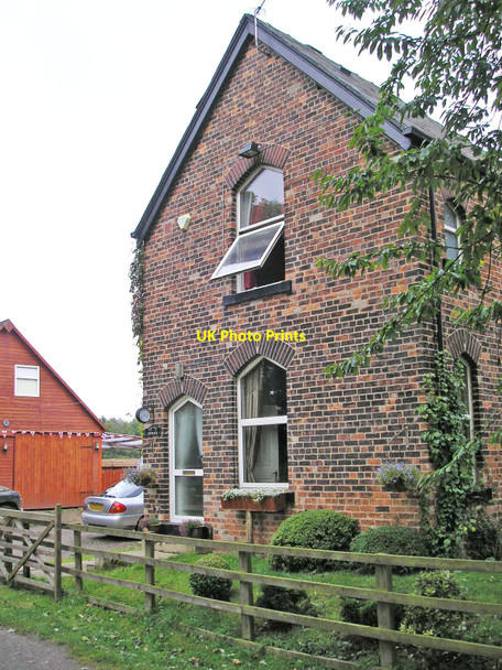 Photo 6"x4" Lily Pit Cottage Garforth c2010