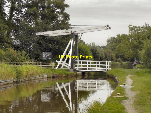 Photo 6"x4" Llangollen Canal, Wrenbury Church Bridge Wrenbury cum Frith c2010
