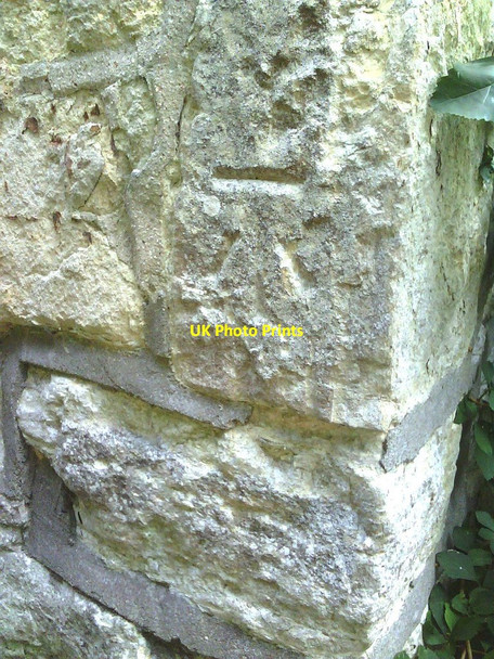 Photo 6"x4" Benchmark on Stable Cottage Dinton\/SP7610 c2010