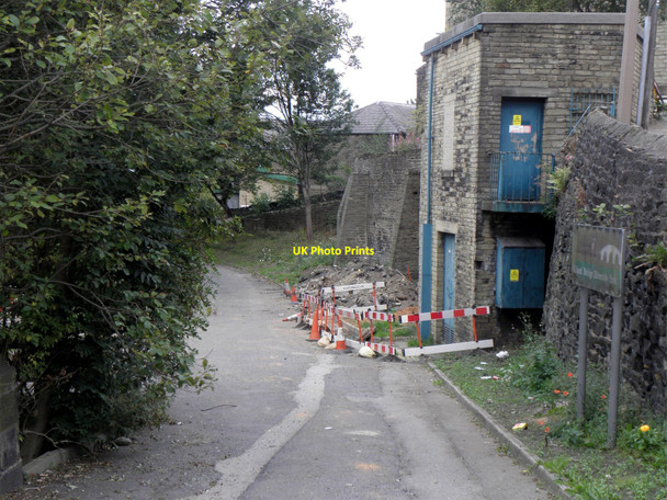 Photo 6"x4" Roadway to Elland Bridge Riverside Park Elland c2010