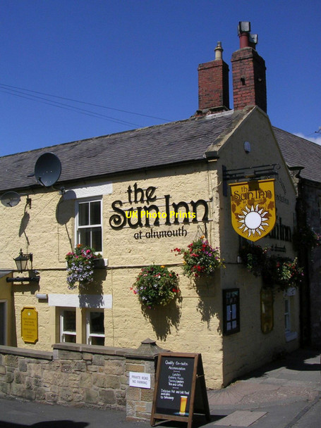 Photo 6"x4" Sun Inn Alnmouth c2010