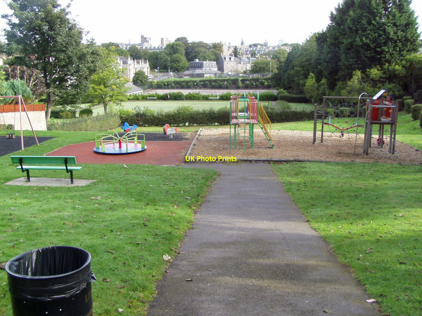 Photo 6"x4" Albury play park Aberdeen\/NJ9206 c2010
