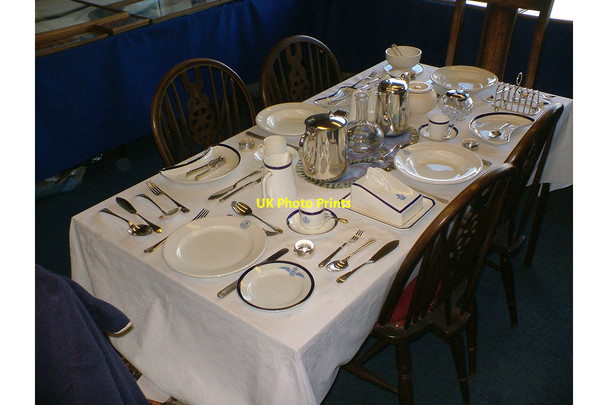 Photo 6"x4" RAF Elsham Wolds - Officers Mess Table Setting Elsham c2010