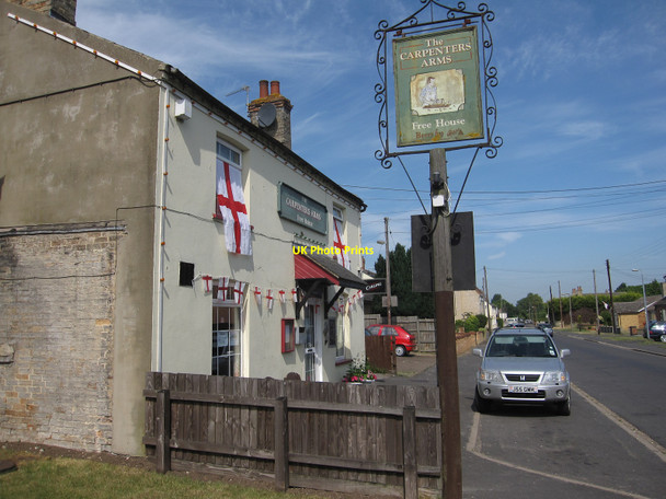 Photo 6"x4" Carpenters Arms, Soham Down Field c2010