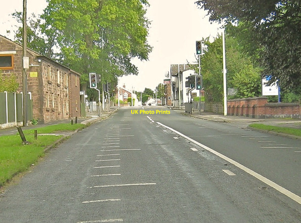 Photo 6"x4" Traffic lights on Wigan Road Euxton c2010
