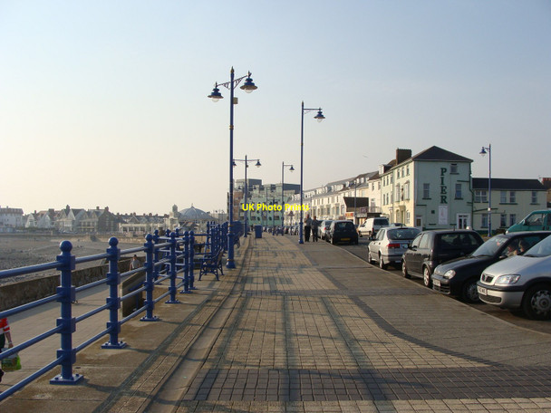 Photo 6"x4" Esplanade and Pier hotel, Porthcawl Porthcawl c2010