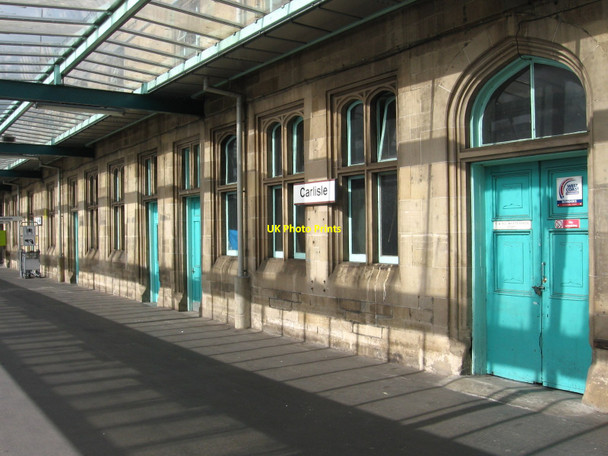 Photo 6"x4" Carlisle - offices on station platform 1 Carlisle c2010