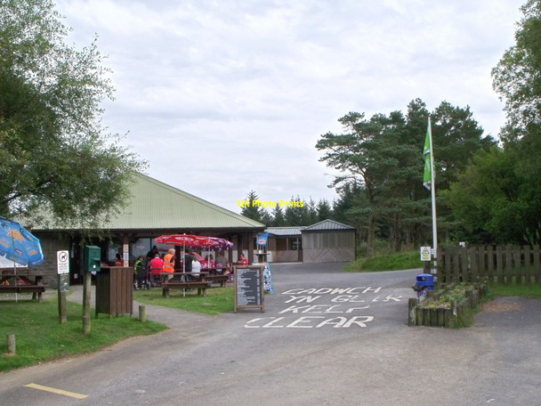Photo 6"x4" Llyn Llech Owain Visitor Centre near Gorslas Maesybont c2010