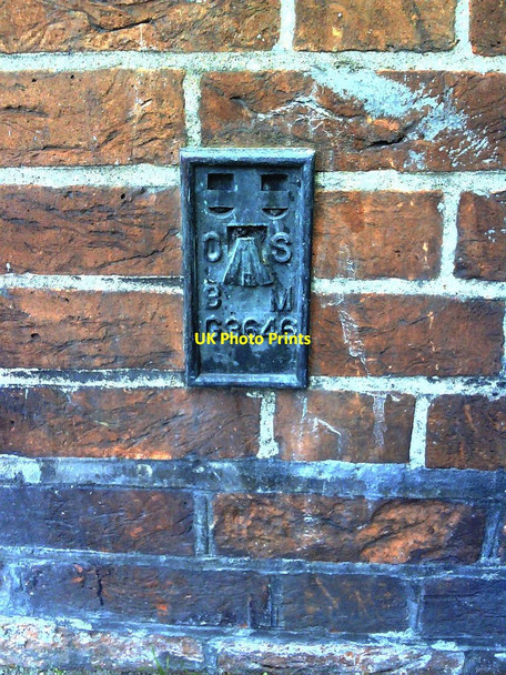 Photo 6"x4" Ordnance Survey flush bracket #G3646 on The Grapes PH Abingdon c2010