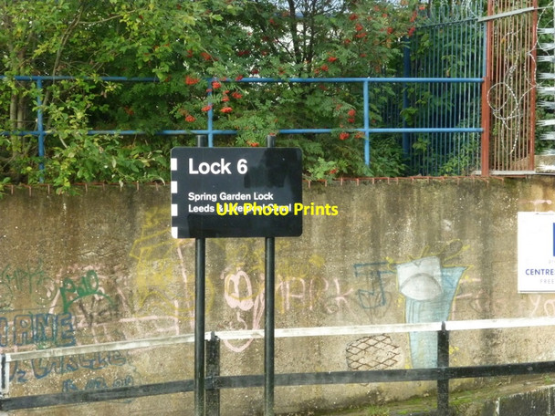 Photo 6"x4" Walking along the Leeds to Liverpool Canal #27 Leeds\/SE3034 c2010