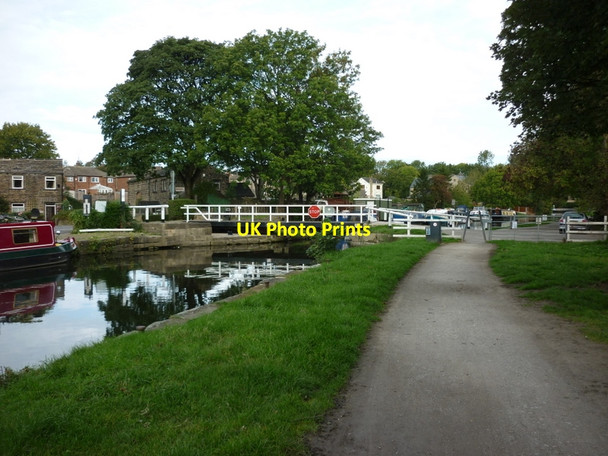 Photo 6"x4" Walking along the Leeds to Liverpool Canal #80 Horsforth c2010