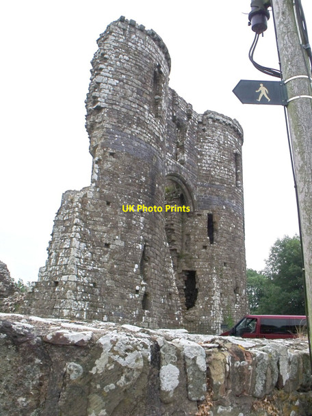 Photo 6"x4" Llawhaden castle ruins, Pembrokeshire Llawhaden c2010 P1