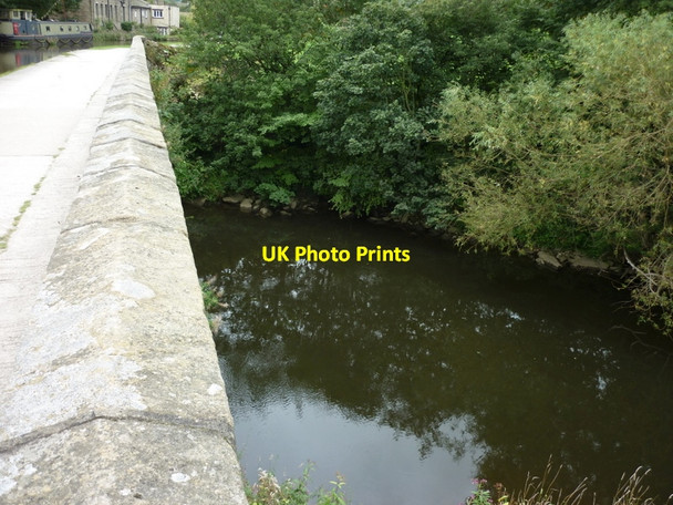 Photo 6"x4" Walking along the Leeds to Liverpool Canal #174 Bingley\/SE1139 c2010