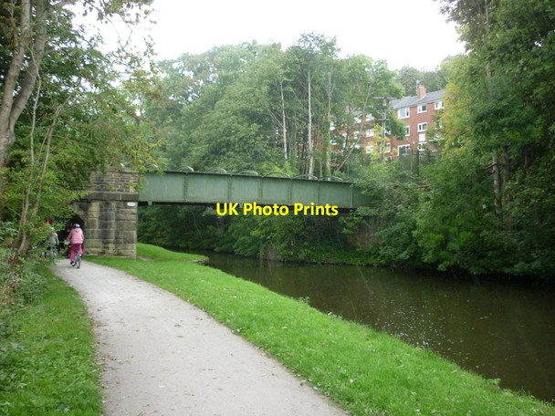Photo 6"x4" Walking along the Leeds to Liverpool Canal #182 Bingley\/SE1139 c2010