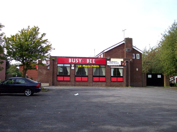 Photo 6"x4" The Busy Bee on Kiln Lane, Skelmersdale Skelmersdale c2010